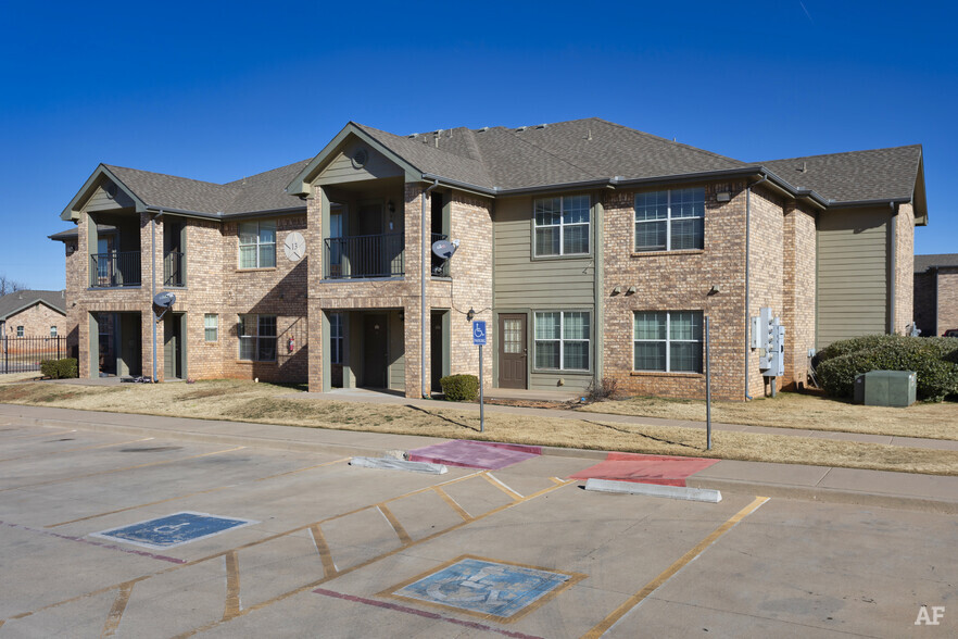 ANSON PARK APARTMENTS I & II Photo